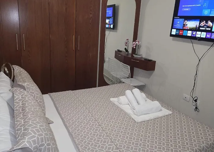 Gloria Prestige * Tirana